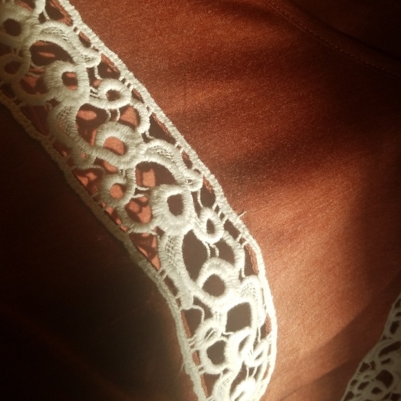 Umgee Lace Crop Tee trendy rust copper NWT croptop - Picture 4 of 6